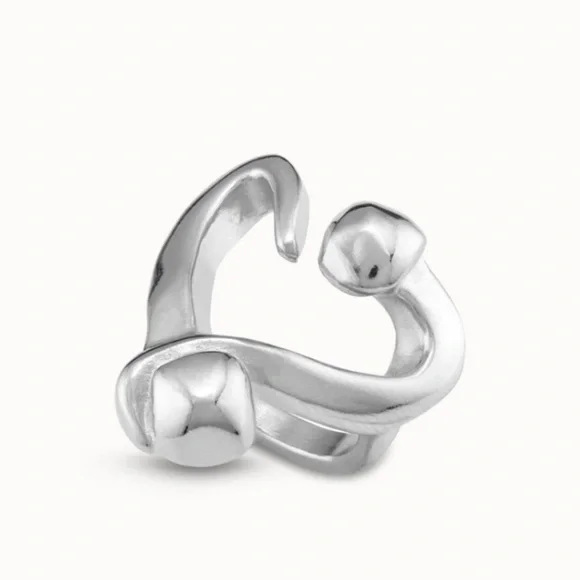 *Uno de 50 open nailed heart ring - Picture 3 of 7